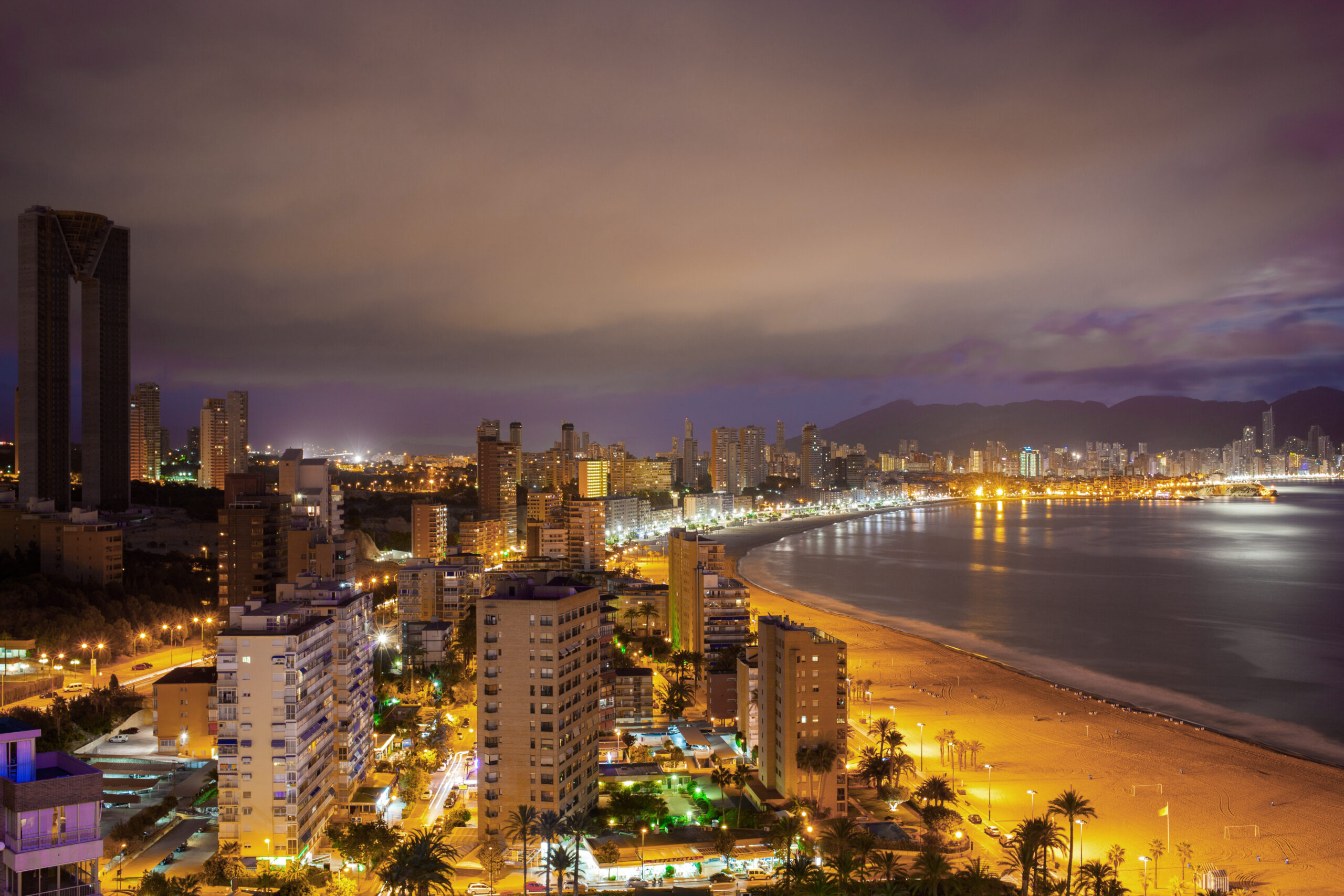 Imagen de la belleza natural de Mazatlán: playas de arena dorada, aguas cristalinas y paisajes impresionantes