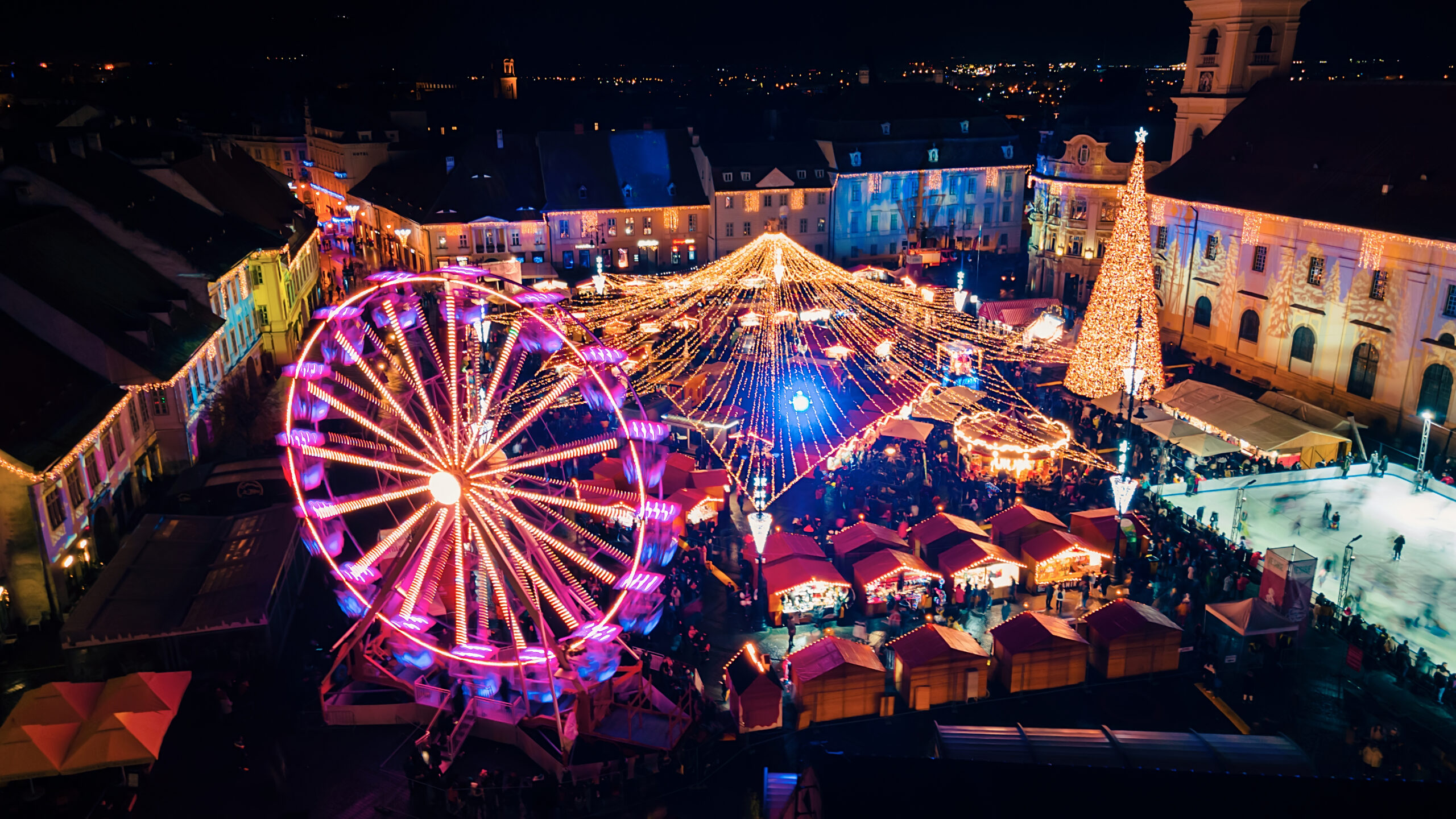 Vista de noche de la Feria Nacional de San Marcos en Aguascalientes