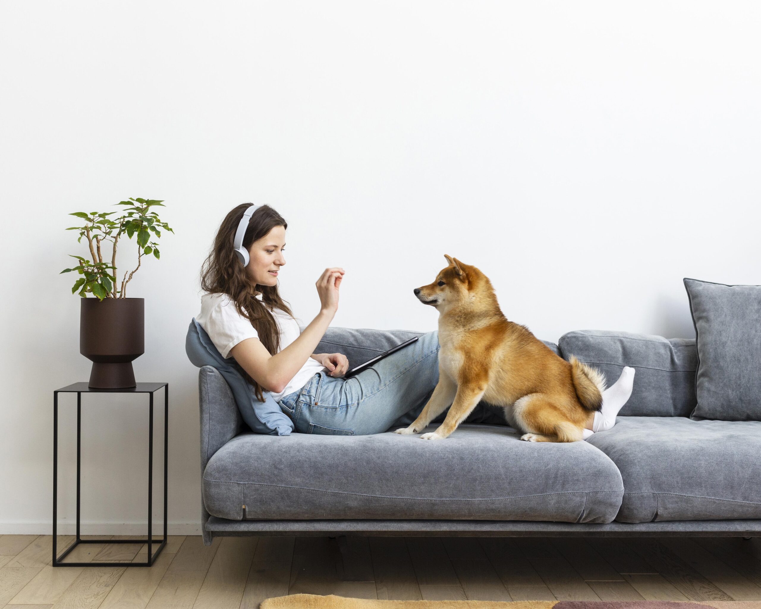 woman-trying-concentrate-her-dog