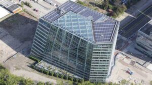 Paneles Solares en el techo del edificio The Edge